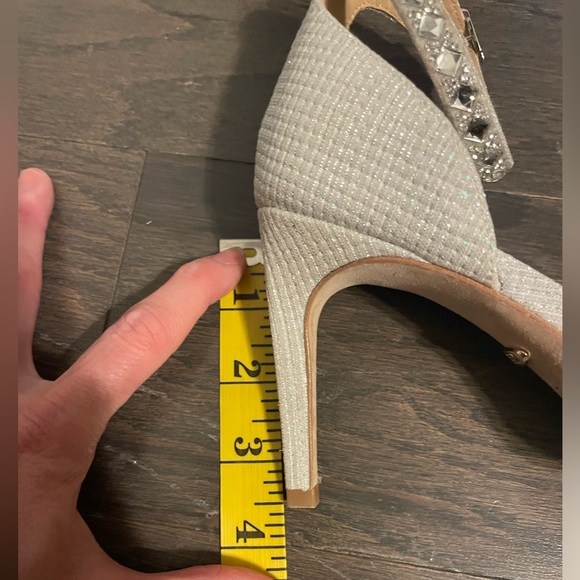 Badgley Mischka Urina heels in size 7 - Picture 8 of 8